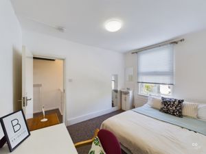 bed - click for photo gallery